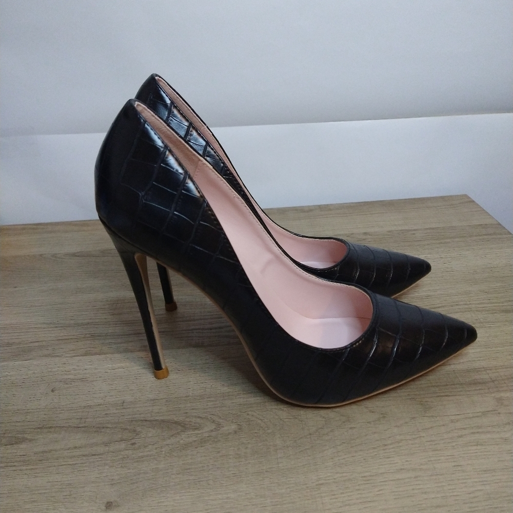 GenShuo Croc Patent Leather Stilettos Sz: 9